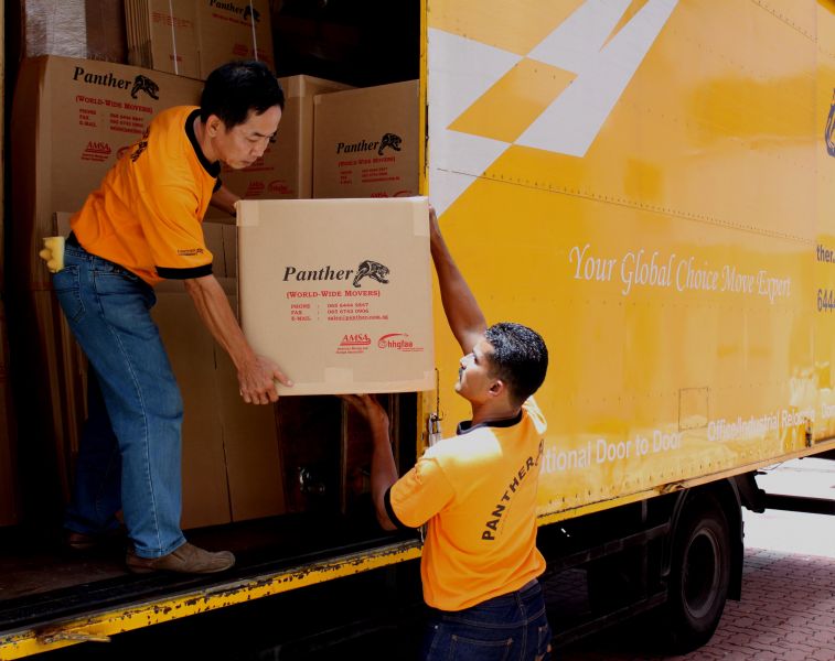 International moving company